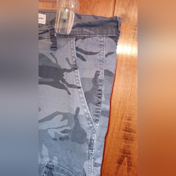 Wrangler (regular taper) pants - Picture 8 of 9